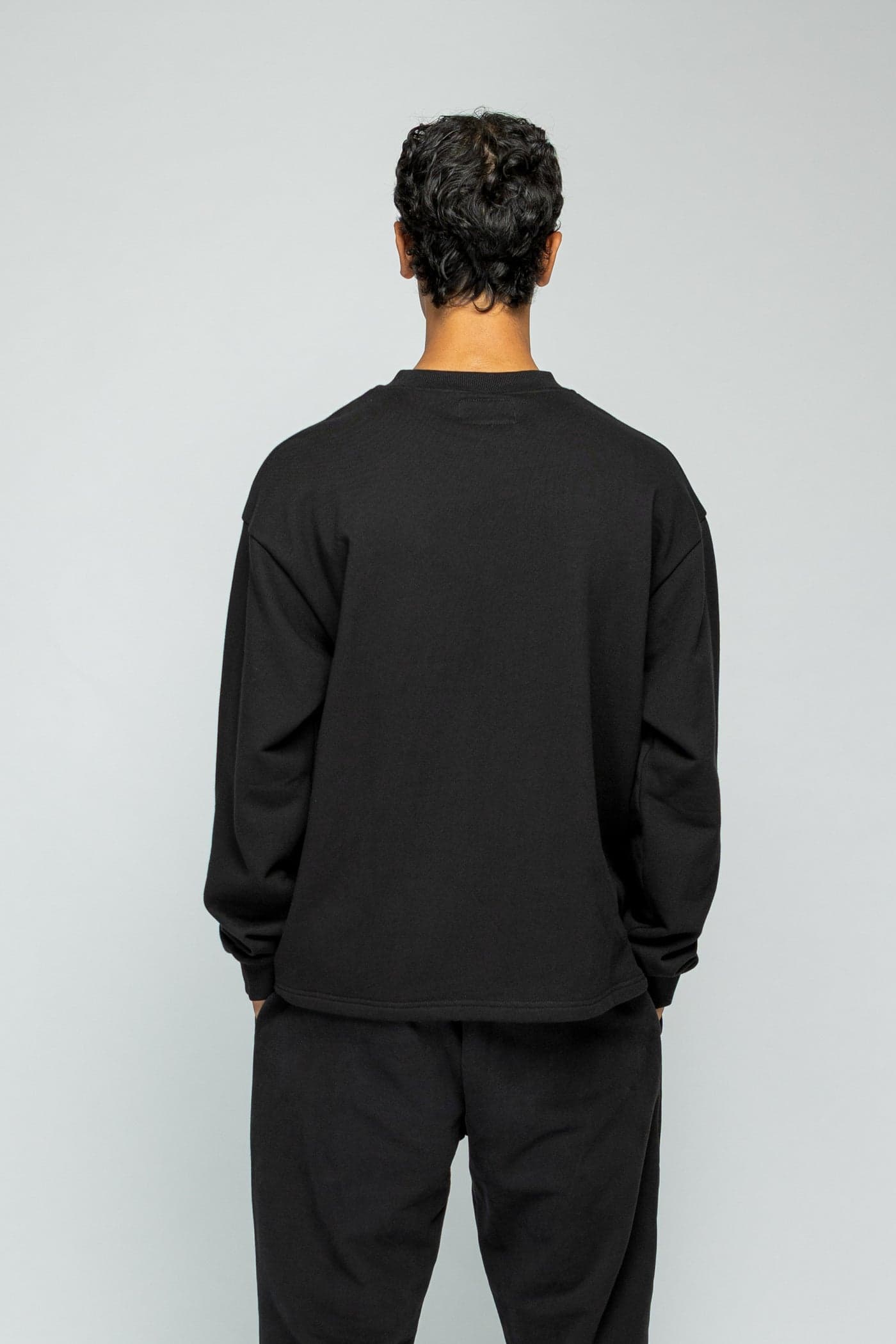 Crew Longsleeve Sweater - Black — view 4